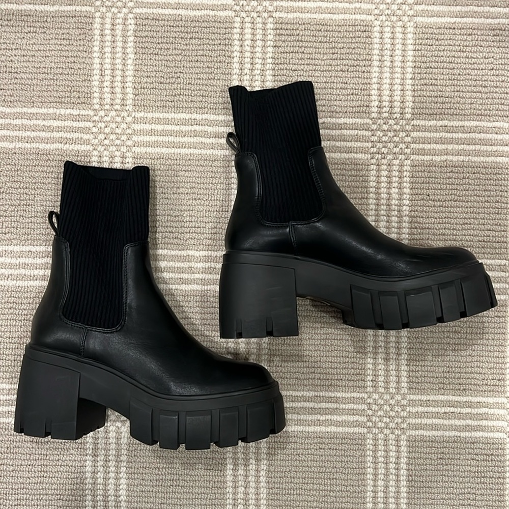 Steve Madden Black Liberti Lug Sole Boot Size 8M